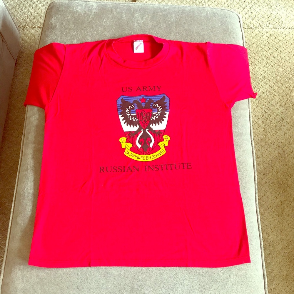 vintage jerzees red T, US ARMY, RUSSIAN INSTITUTE